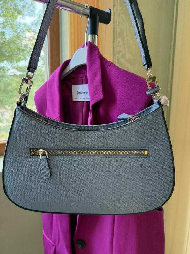 Дамска чанта Guess