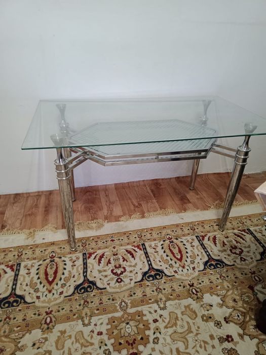 Продам стол калёное стекло