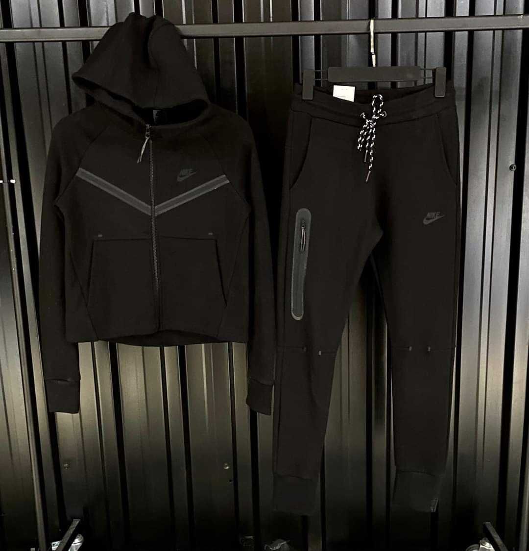 Дамски екипи Nike Tech Fleece, 2 модела