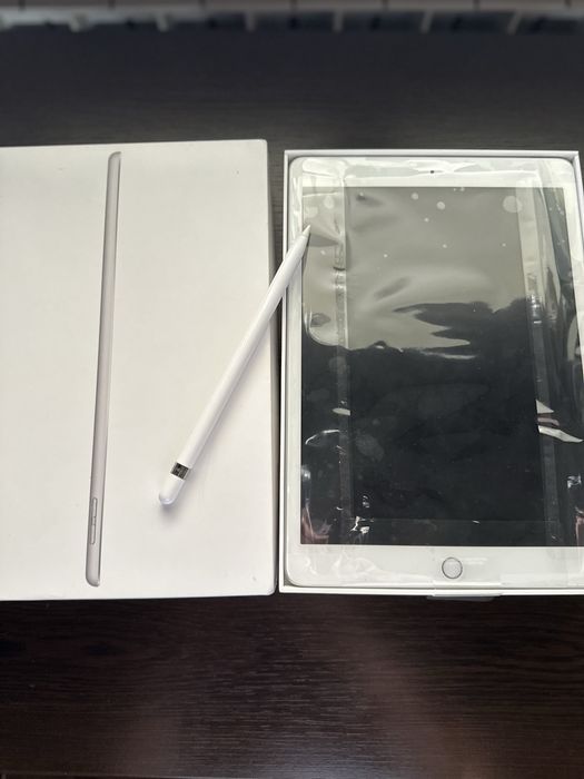 Като нов ipad 8 generation+apple pencil 1