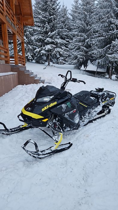 Snowmobil Can Accept Schimb