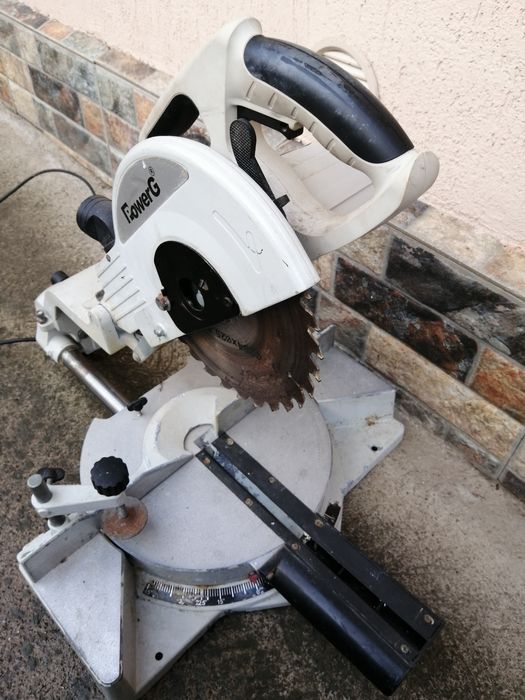 De vânzare!   Fierăstrău debitor culisant.