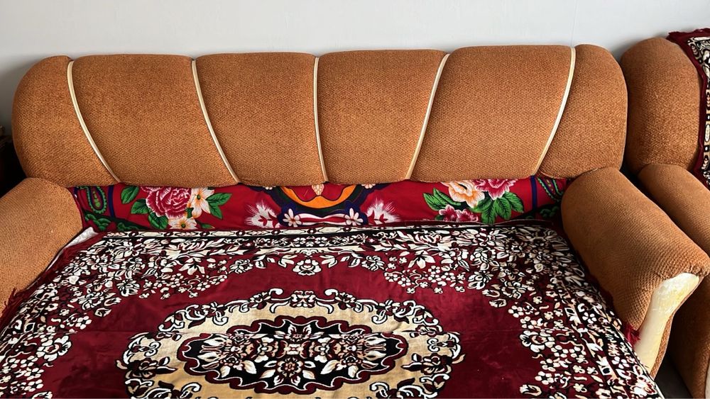 Срочно продаю удобный раскладной диван в хорошем состоянии