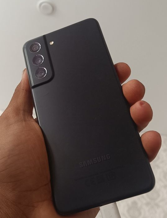 Продам Samsung galaxy S21FE 8/256 ГБ