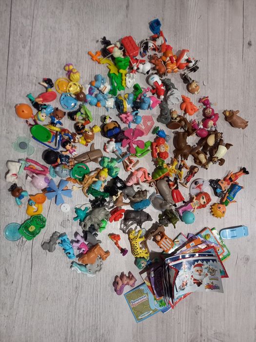 Продам киндеры, игрушки