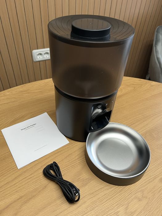 Hranitor automat mancare ,cu camera HD, pt pisici si caini,NOU