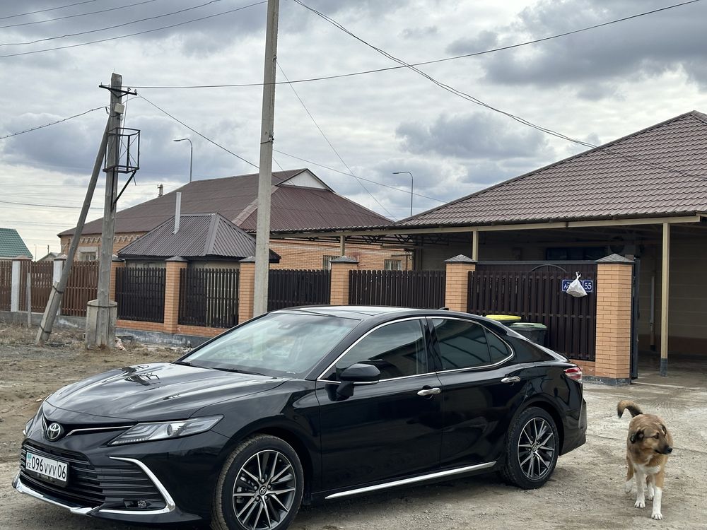 Toyota camry 75 2023