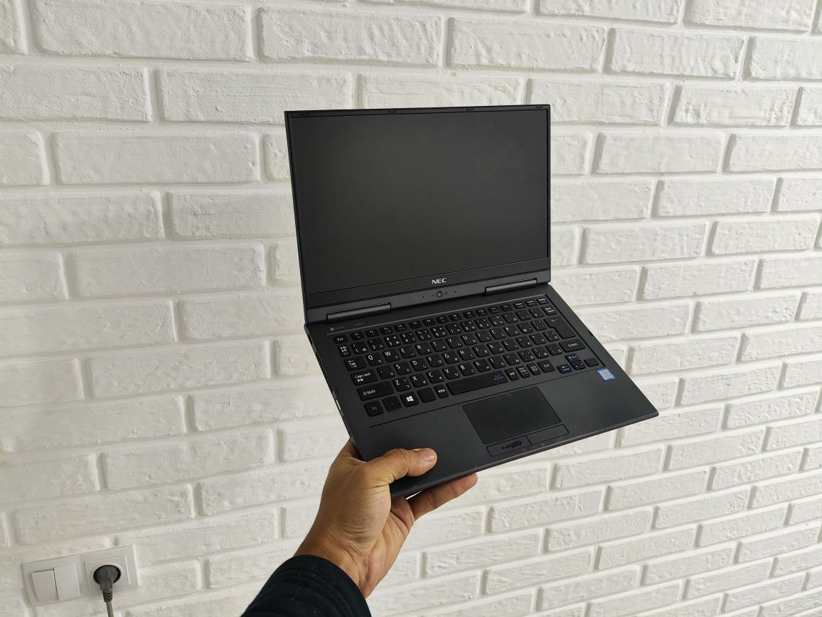 Сенсорный Ультрабук NEC X360
