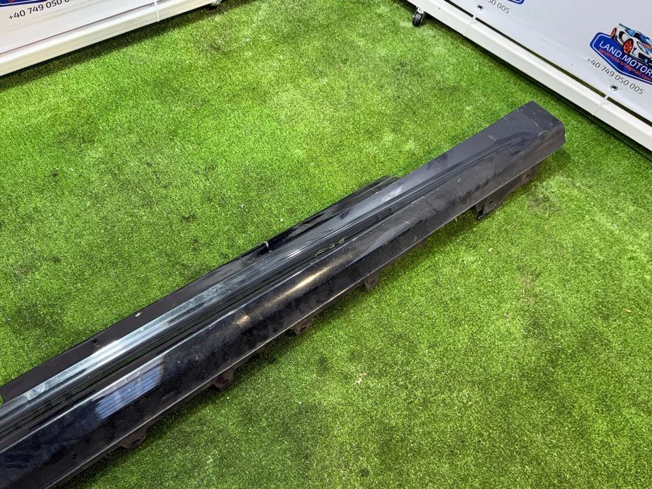 PRAG / ORNAMENT PRAG DREAPTA BMW SERIA 4 420D F32 / F33 / F36 2.0 DIESEL 2013 COD OEM 51777363396 / 7363396 / COUPE 2013-2021