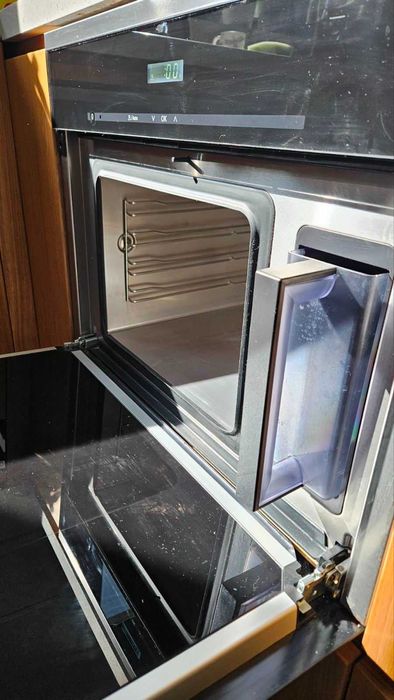 Фурна за вграждане за готвене на пара Miele DG 6200
