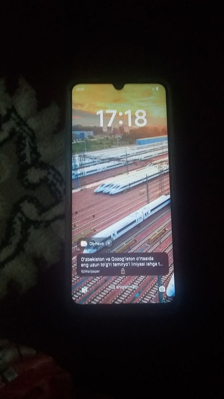 Redmi A5 bor yangi kar dak full obmenga iphone