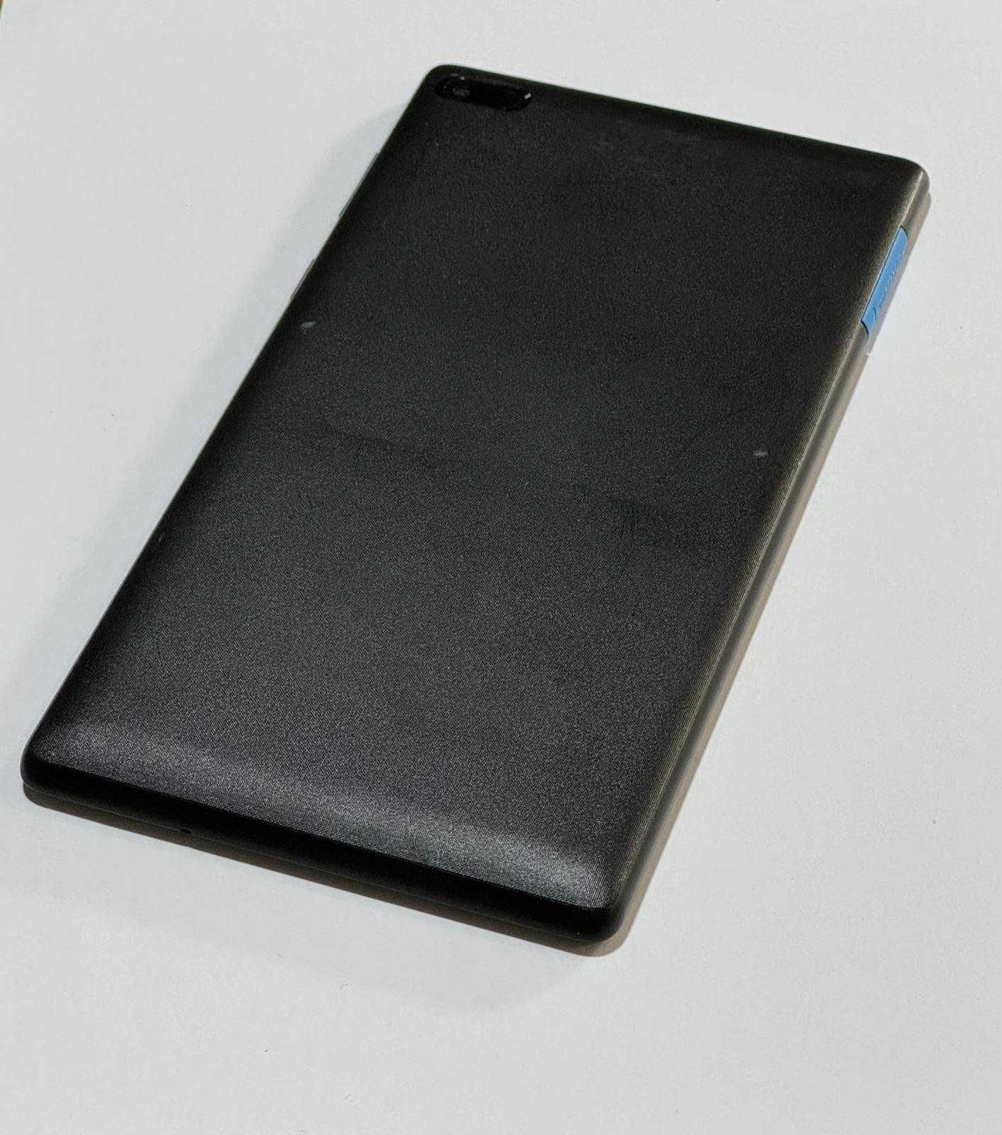 Продавам таблет Lenovo TB-7304X