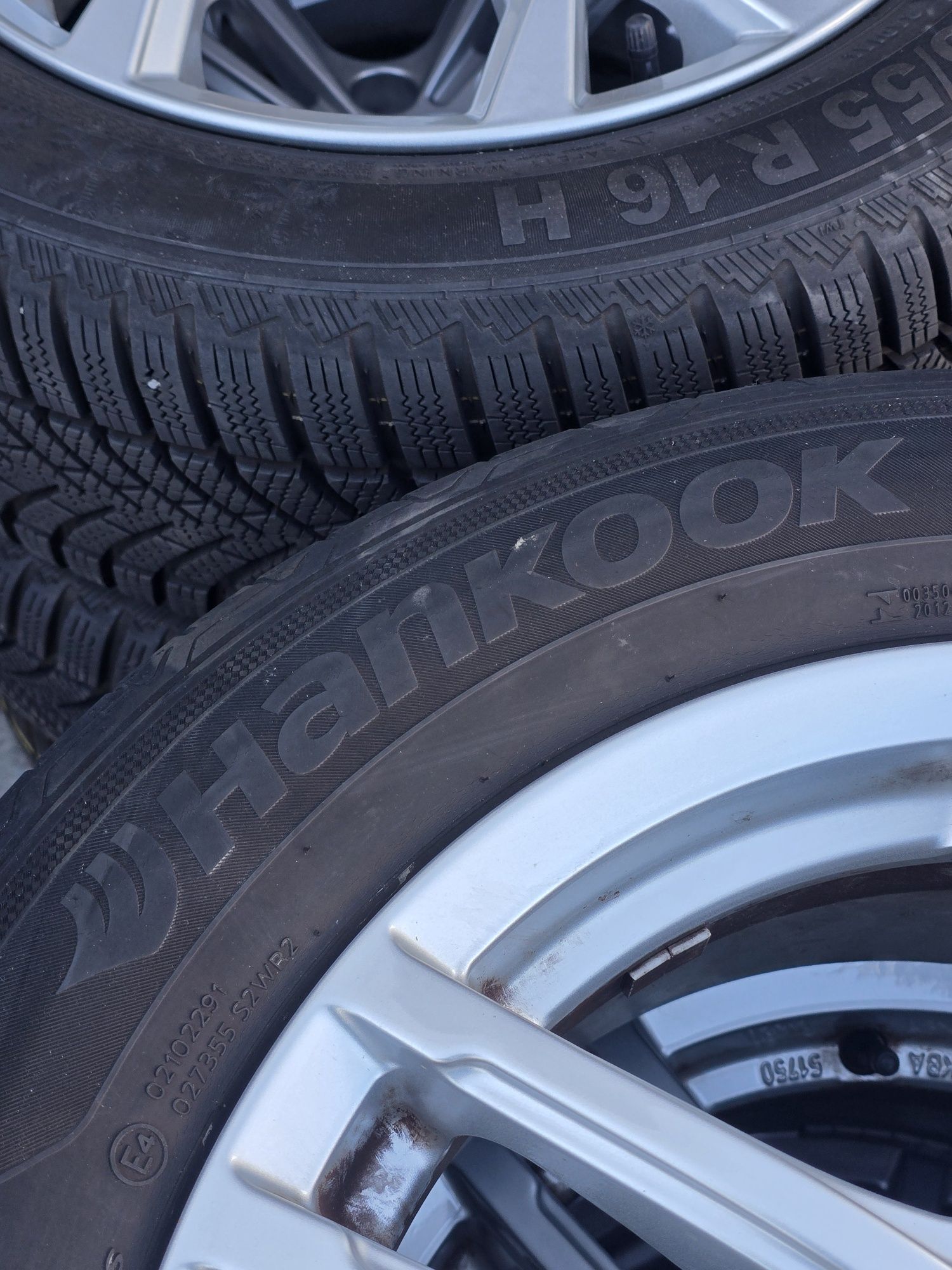 4 Броя 205/60/16 Hankook 2x6,8mm 2x5,8mm
