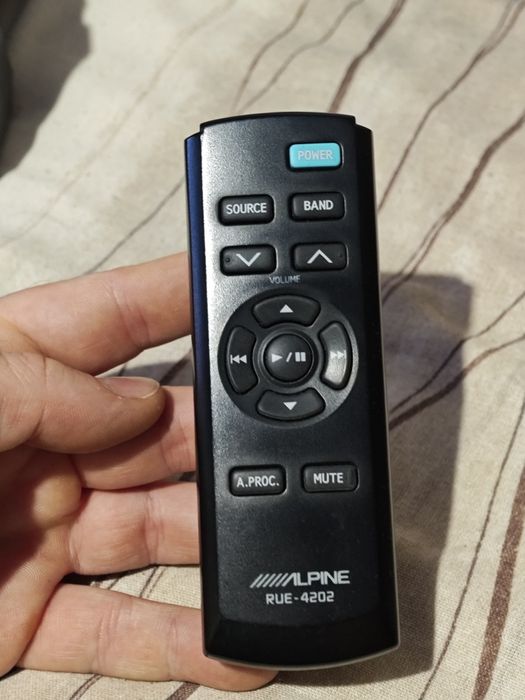 Висок клас CD плеър Alpine 9855R Bluetooth и дистанционно