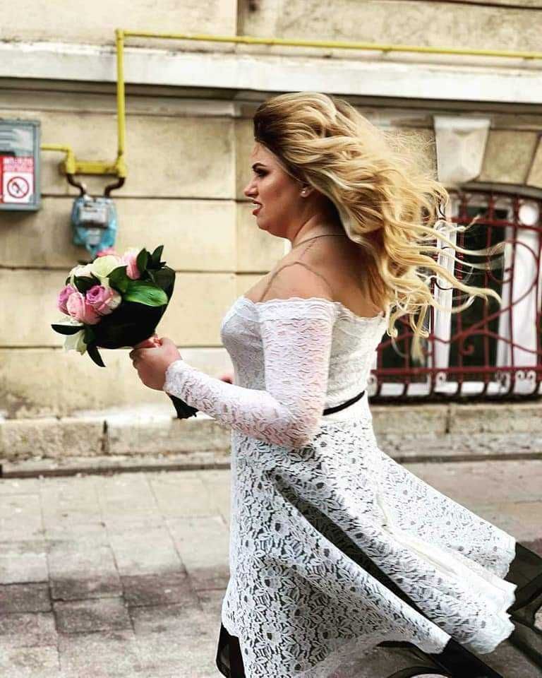 Vand rochie ocazie