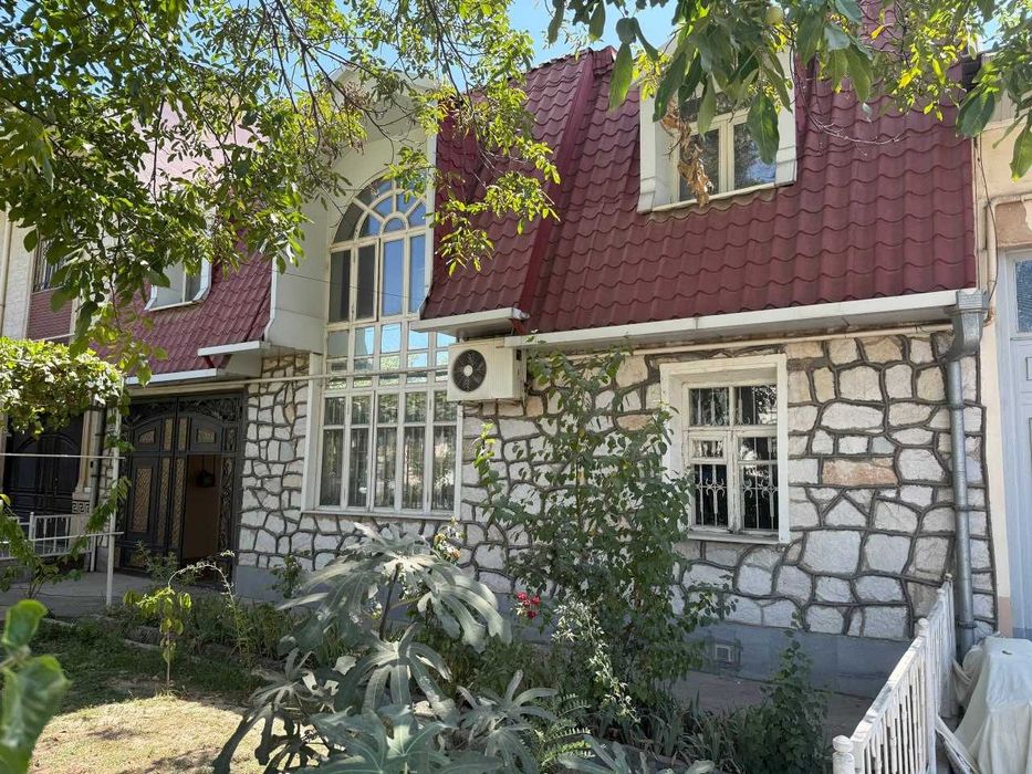 Продается жилой дом в удобной локации метро Мирзо-Улугбек 3,5 сотки ;