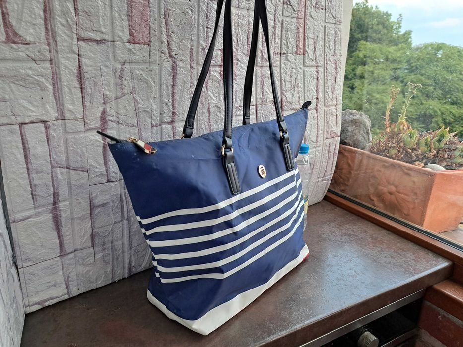 дамска чанта,Tommy Hilfiger голяма синя торба