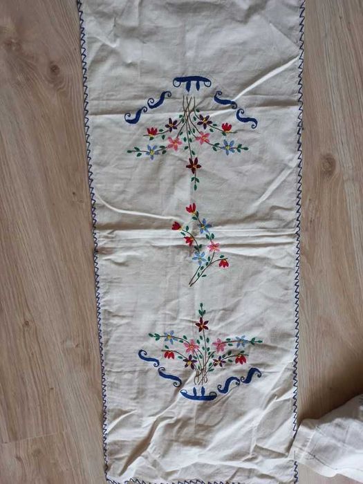 Битови карета и престилки общо за 80лв всичките
т