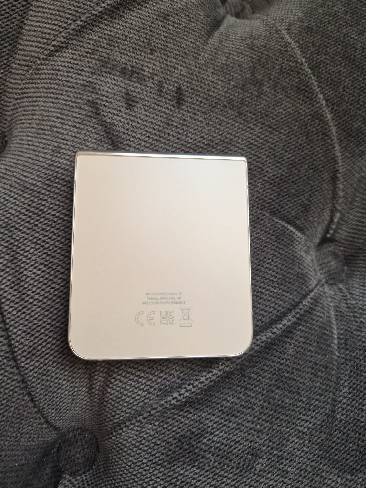 Samsung Galaxy Z Flip 4