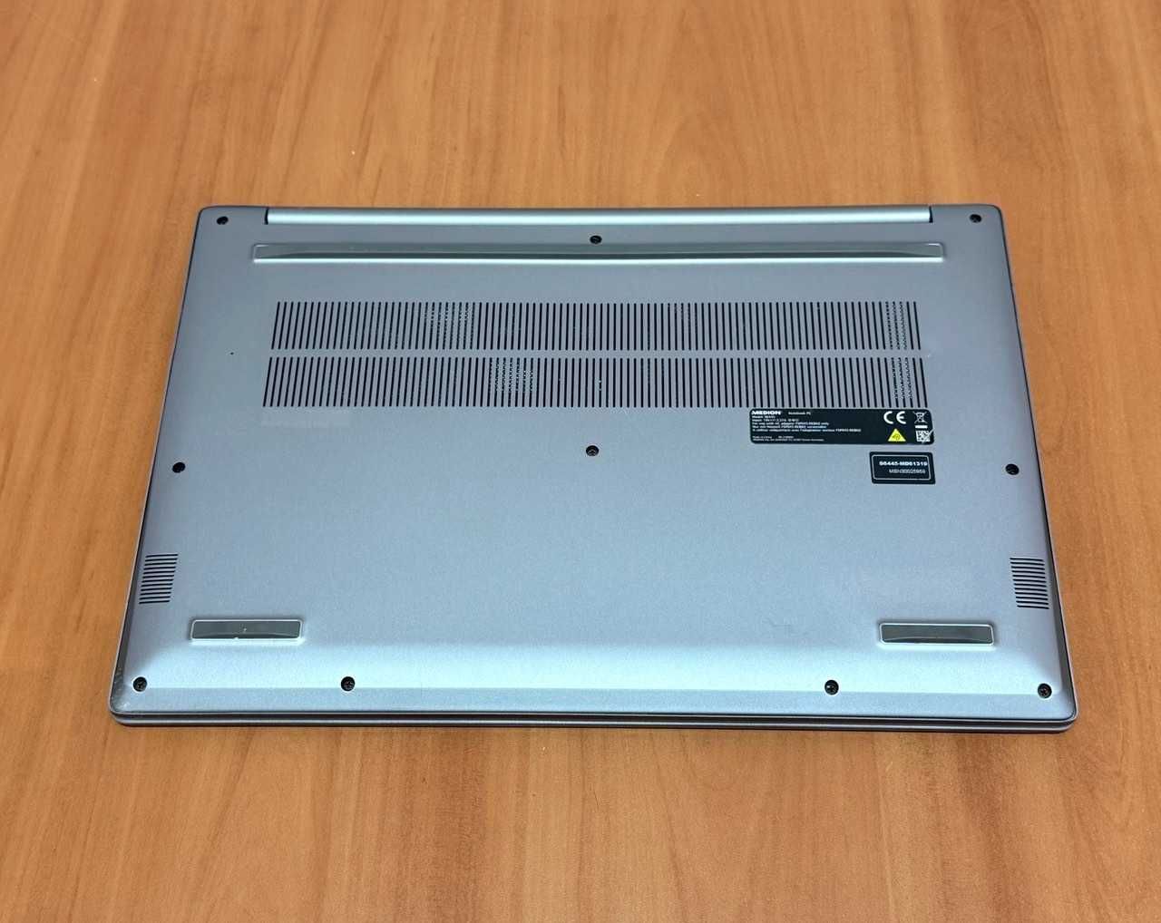 15.6' IPS FHD \ i7-8565U \ Medion Akoya S6445 \ 16GB RAM \ 256GB SSD