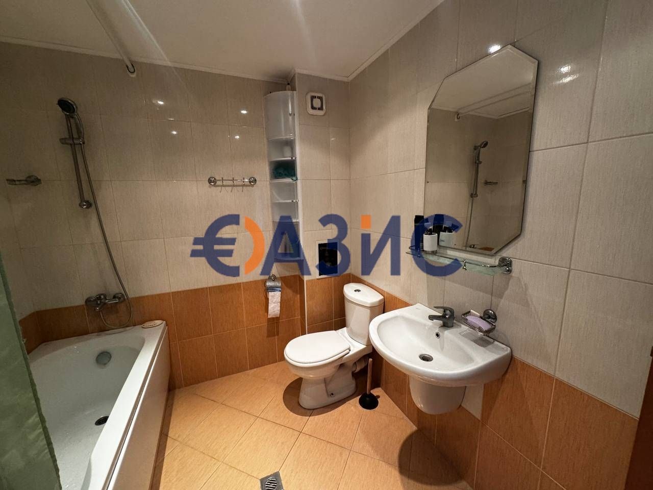 Продава се Тристаен апартамент в Несебър - 88 кв.м за 948 €/кв.м - Снимка #9