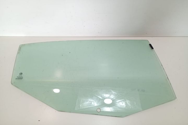 Geam dreapta spate Alfa Romeo 147  seria