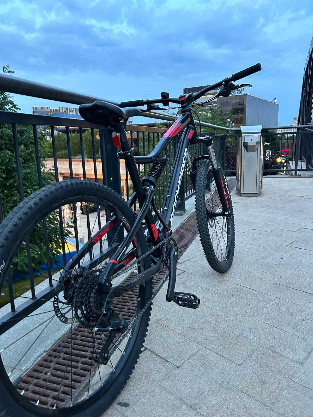 Bicicletă rockrider st530s