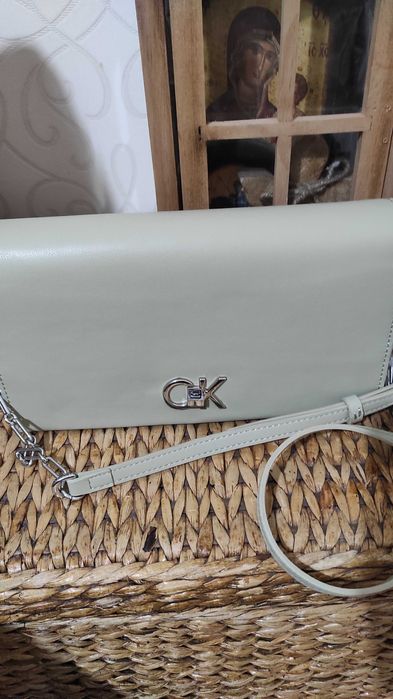 Оригинална дамска чанта Calvin Klein