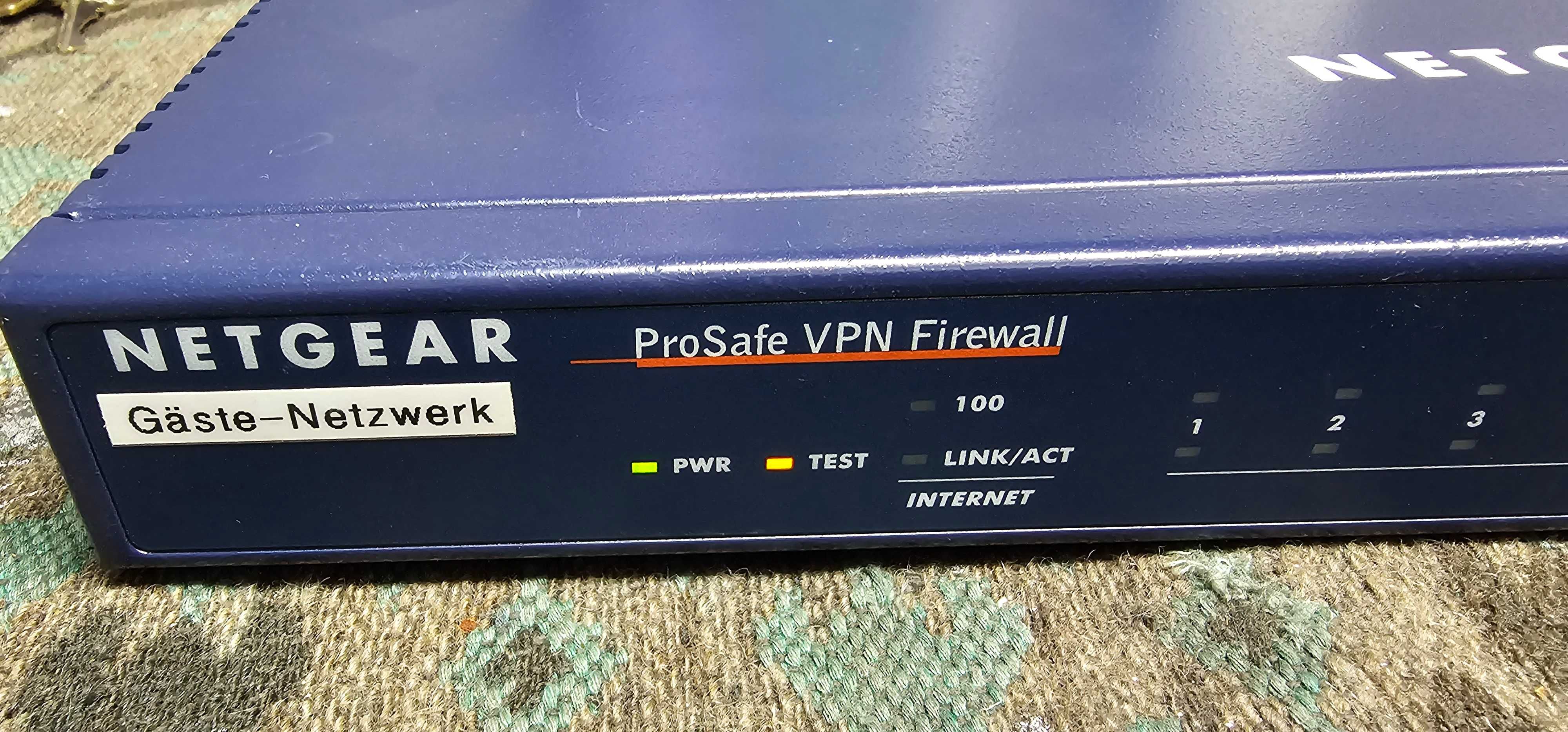 NETGEAR FVS318 ProSafe VPN Firewall + WG102 - ProSAFE AP