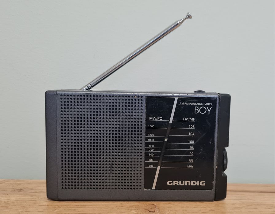 Малко джобно FM/AM радио Grundig Boy 40a