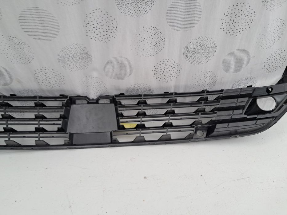 Грил решетка броня Opel Astra L