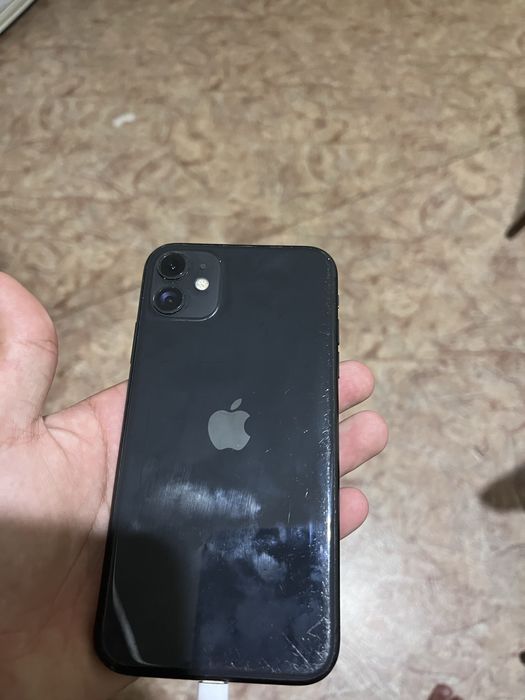 Продам айфон 11.