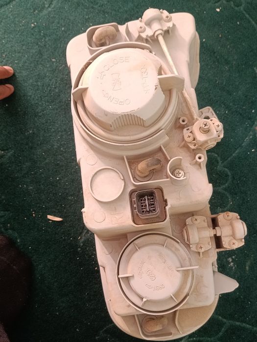 Damas oʻng taraf eshik