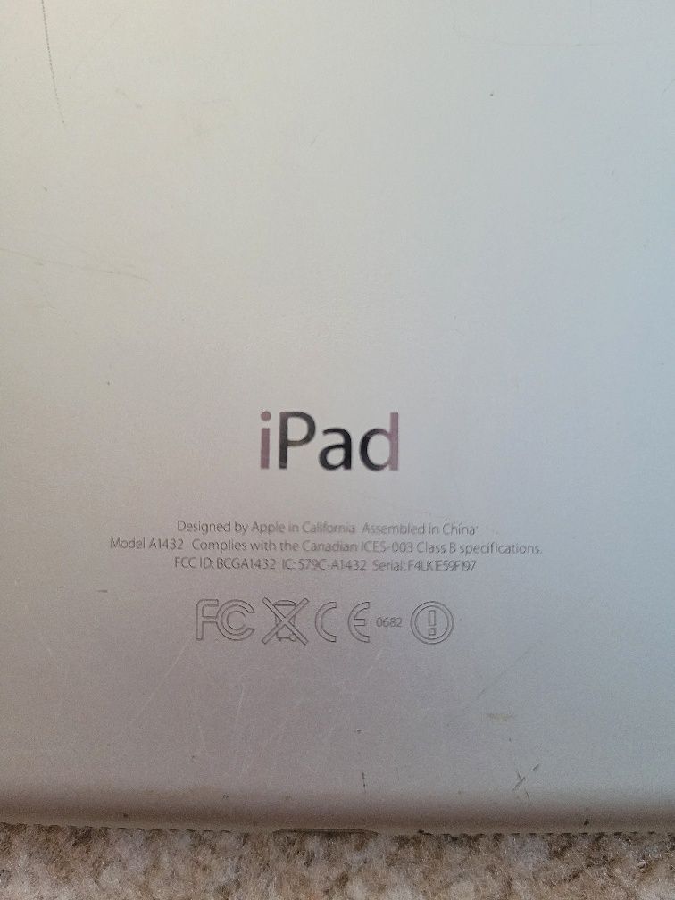 Продам IPad 2 на запчасти