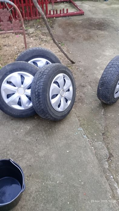 Vând anvelope de iarna