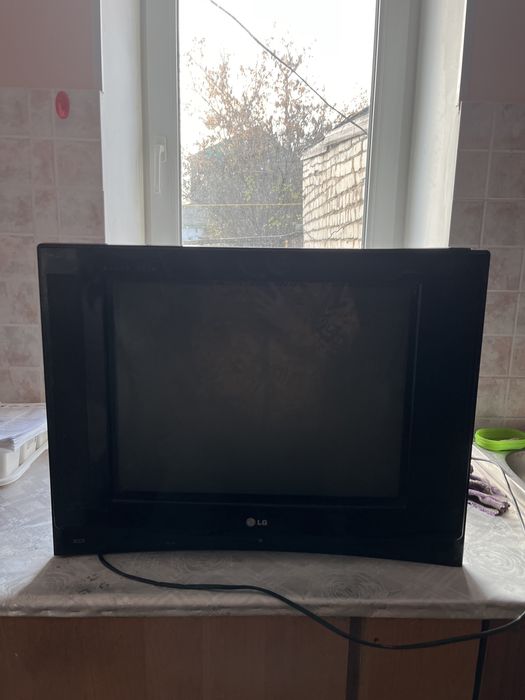 Телевизор старый LG
