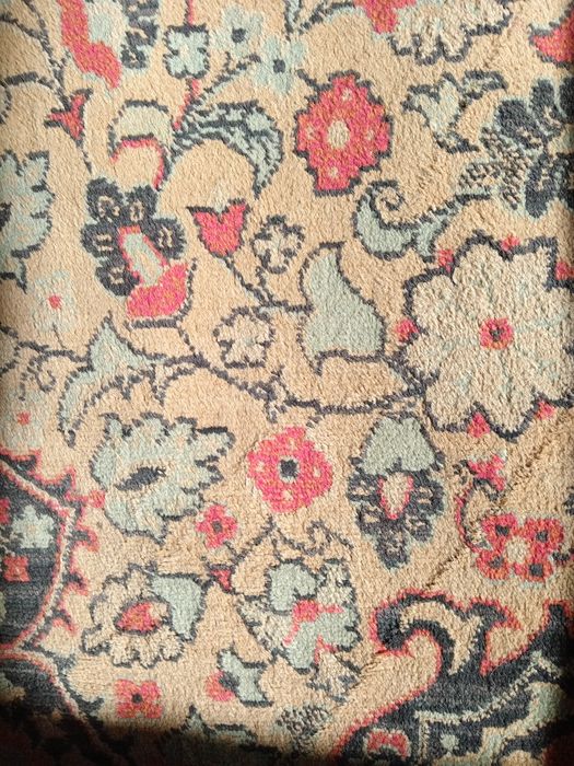 Продам шерстяные ковры размером 2×3 метра