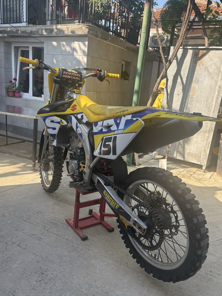 Suzuki rmz450.