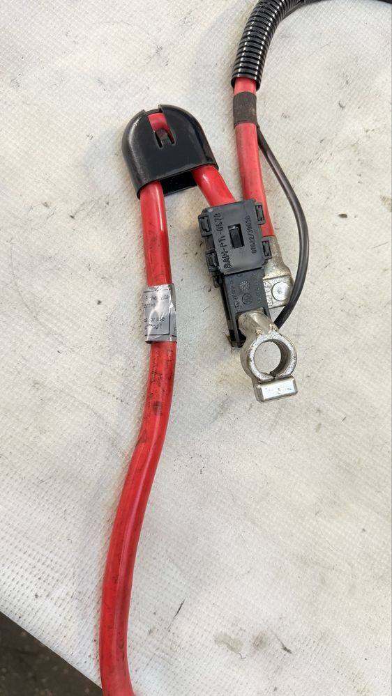 Positive Cable and Battery Terminal за БМВ Е60/61