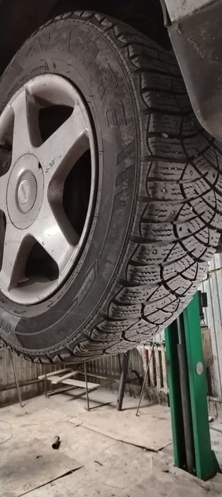 Шыны 215/65/16 продам