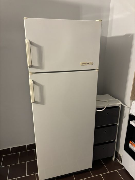 Хладилник с камера