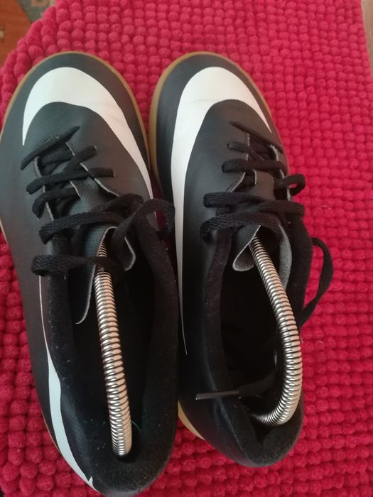 Adidași fotbal sala Nike nr 38,5