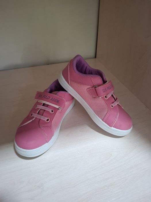 Кроссовки на девочку 28 размер