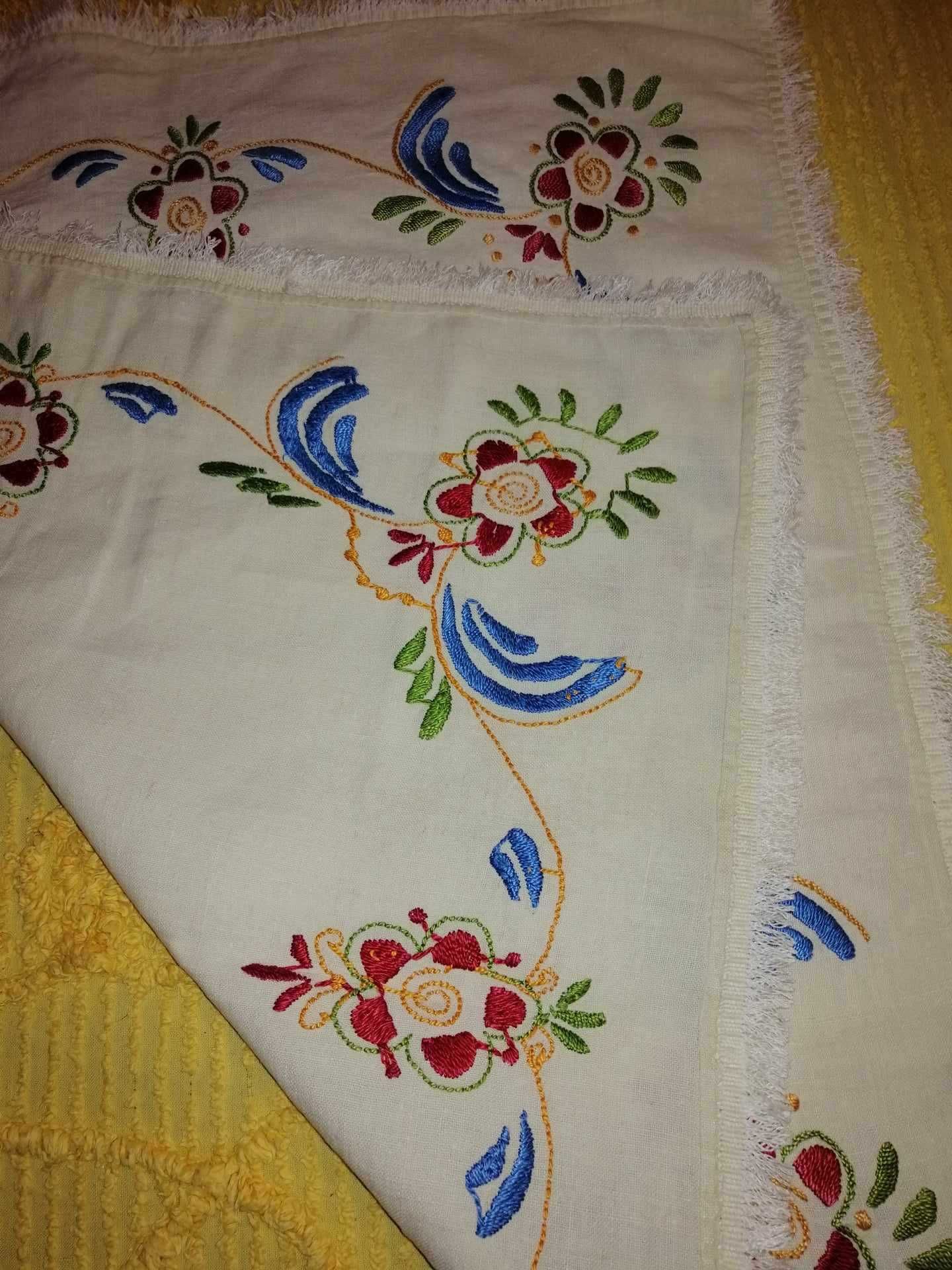 Fata de masa cusatura broderie veche ungureasca maghiara florala