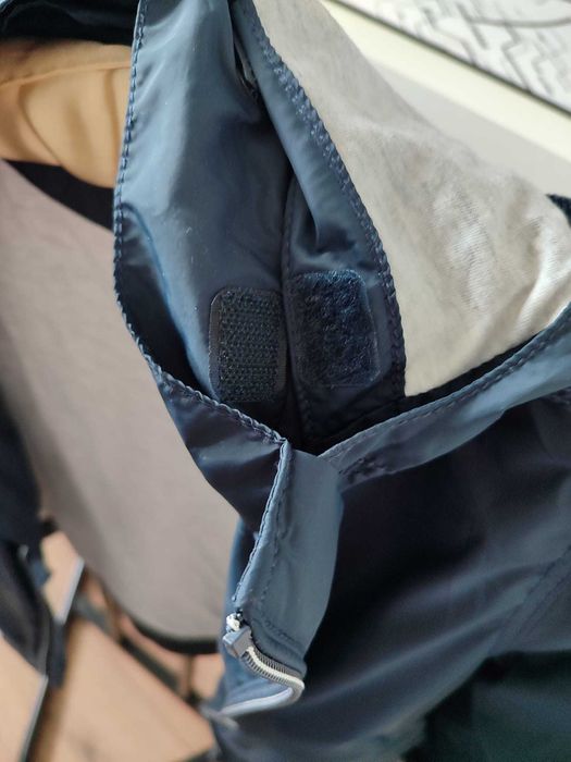 Geaca H&M, stare f buna, 9/10 ani, 140 cm