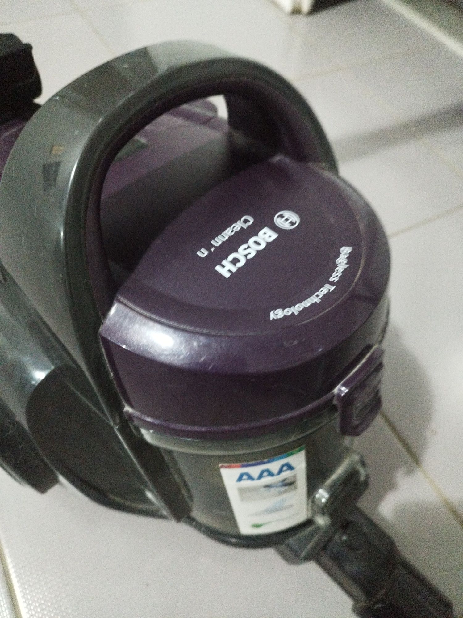 Vând aspirator cu fir  Bosch in stare buna