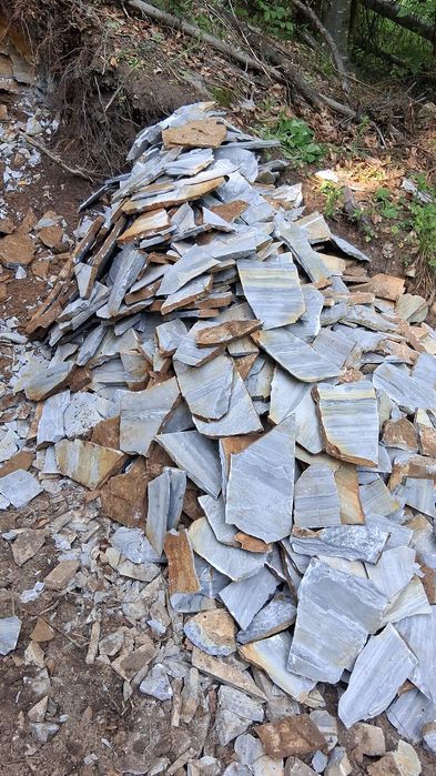 Vând piatra de munte placat