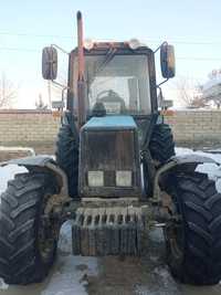 Belarus Traktor sotiladi kelishilgan narxda sirochniga