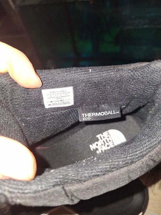 Ghete the north face  purtati foarte putin ,in stare foarte buna