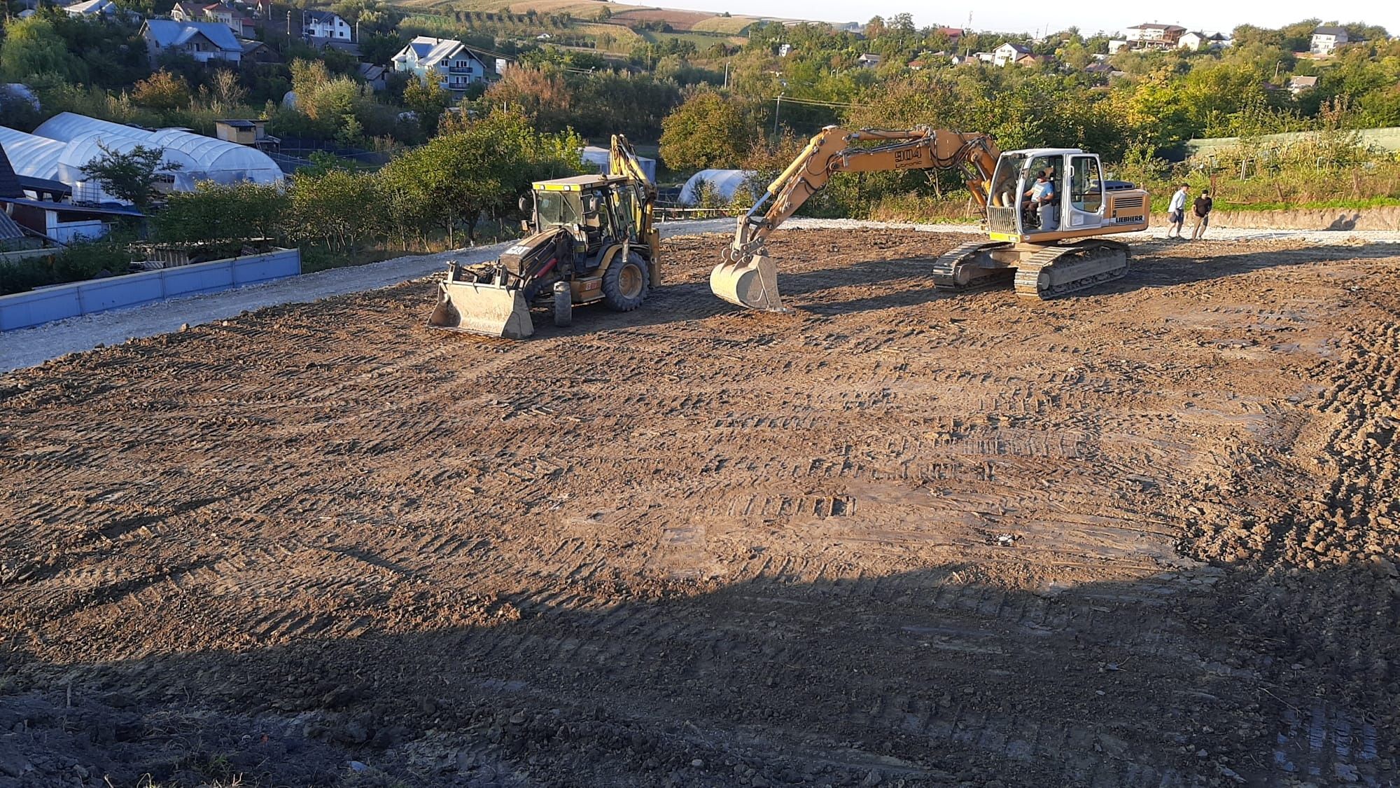 Prestări servicii cu excavator buldoexavator buldozer cilindru bobcat